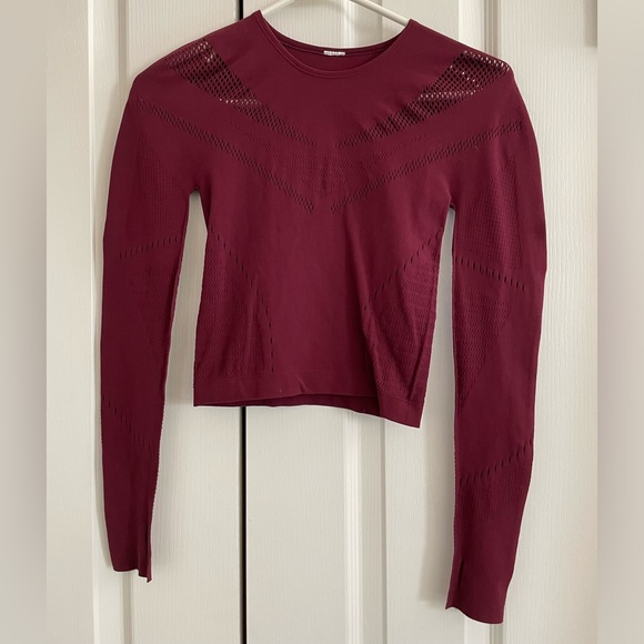 Fabletics Cropped Long Sleeve Workout Small - Picture 1 of 4